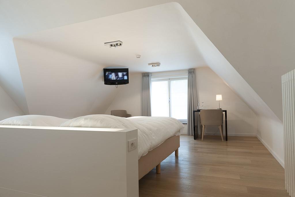 Hotel Bell Expo Кортрейк Экстерьер фото